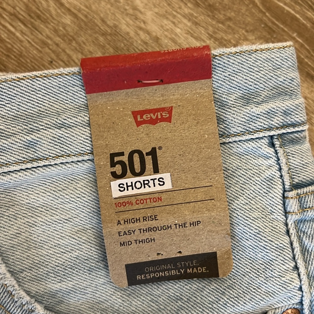 NEW Levi’s 501 high rise mid thigh jeans shorts light wash size 34 - Picture 4 of 4